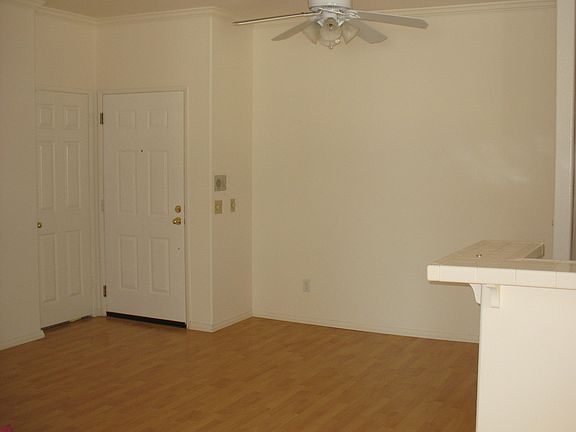 3rd image of 580 Camino De La Reina Unit 122