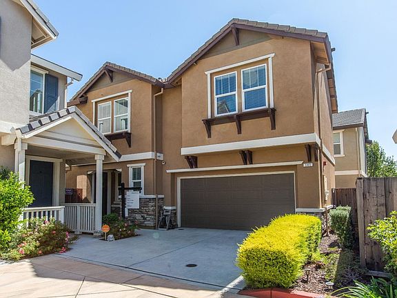 3rd image of 141 Kapalua Bay Cir