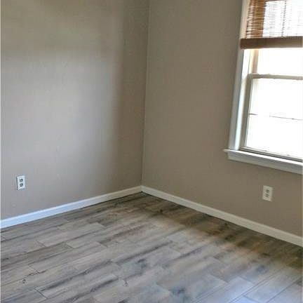 5th image of 403 Arctic Ave APT 201