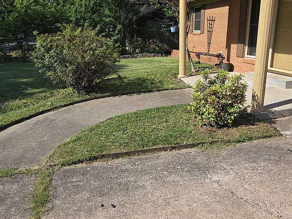 2nd image of 8812 Holiday Dr