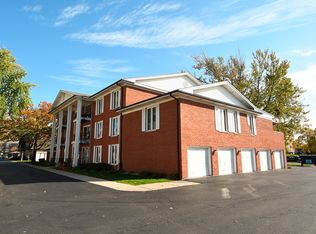 5721 Circle Dr APT 103, Oak Lawn, IL 60453