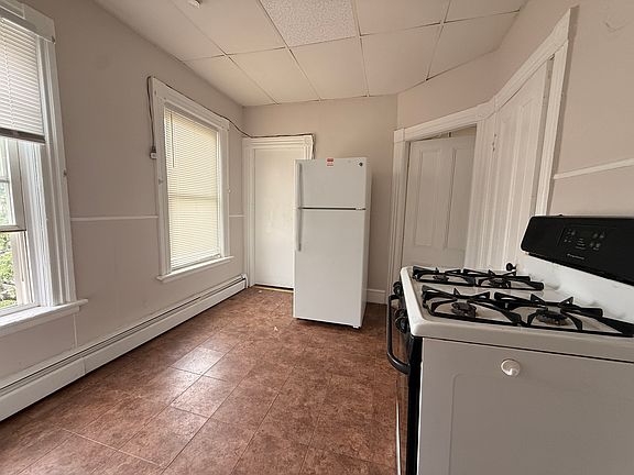 3rd image of 161 S Clarendon St #4