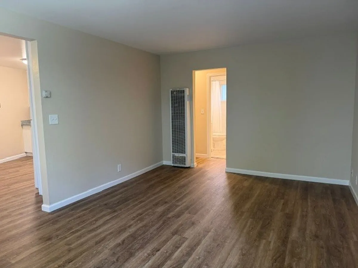 Building Photo - Woodside1255