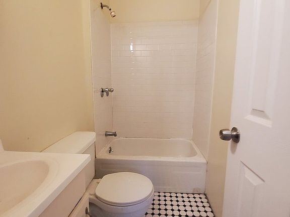 2nd image of 276 Essex St #2F