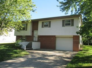 8612 W Trails West Dr, Columbia, MO 65202