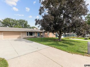 10320 Hilltop Rd, Omaha, NE 68134
