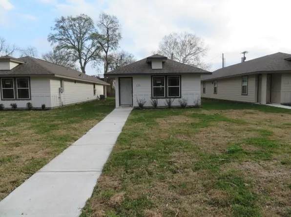 120 E Ash St, Angleton, TX 77515