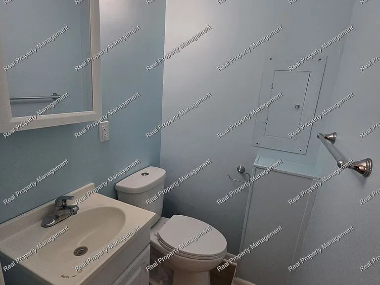 778 Capitol Rd — Photo 10
