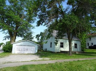 117 W 10th St N, Newton, IA 50208