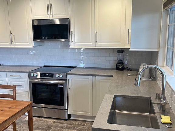 4th image of 4040 Fernwood St Unit B