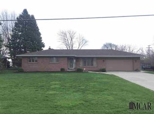 202 Bates Ln, Monroe, MI 48162