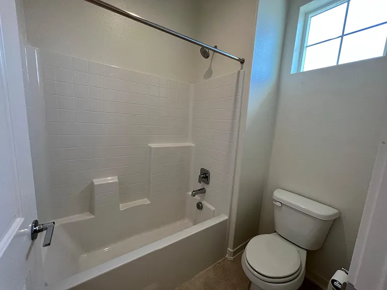 Silverado St — Photo 16
