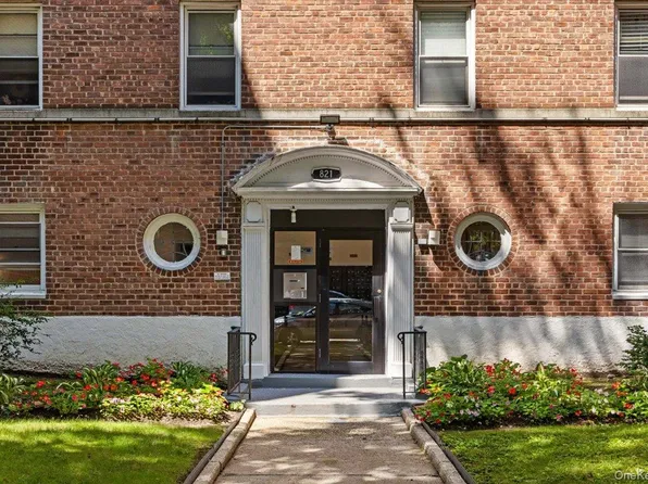 821 Bronx River Road #4D, Yonkers, NY 10708