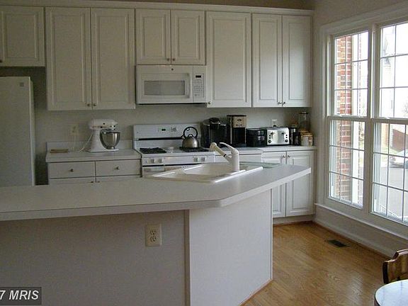 5th image of 6194 Manchester Park Cir
