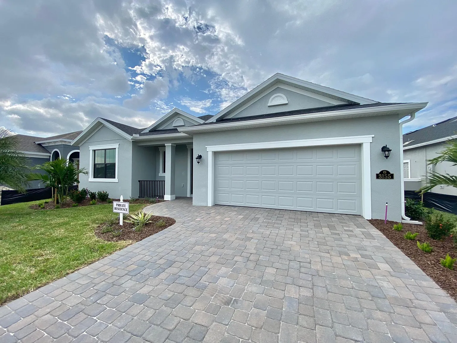 3 bed, 2.5 bath, 1933 sqft, $3,200 — Photo 1