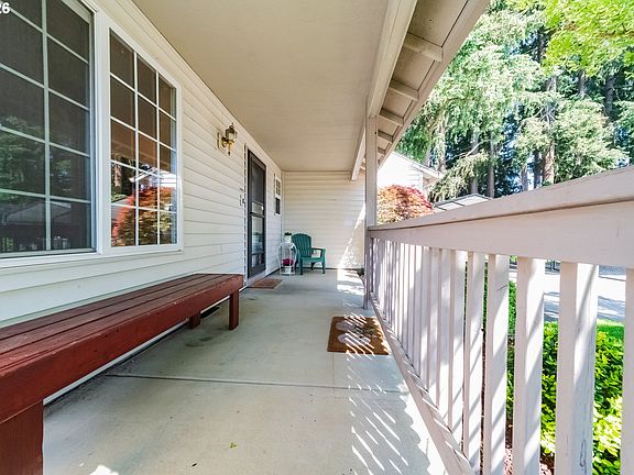 5th image of 7606 NE 59th Cir