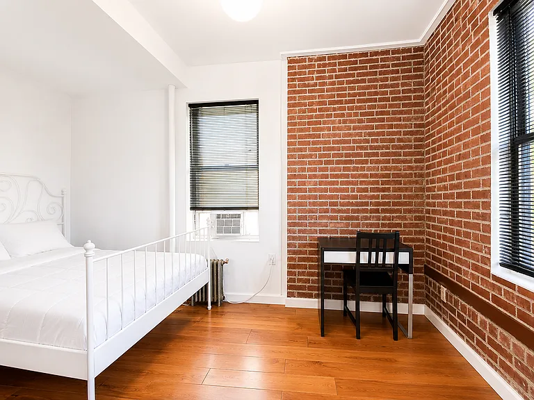 1875 Lexington Ave #5C — Photo 2