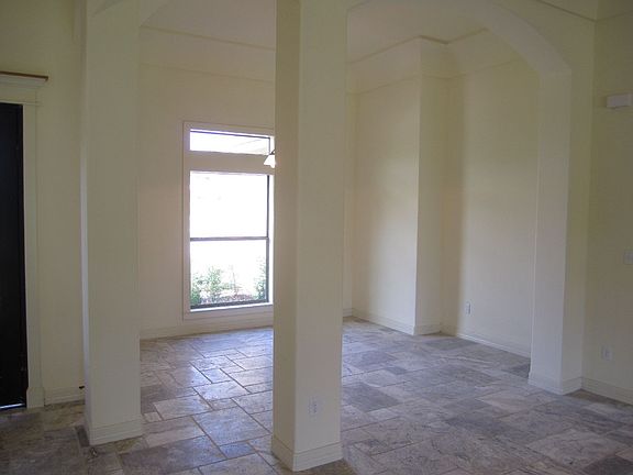 4th image of 8452 Lauren Dr