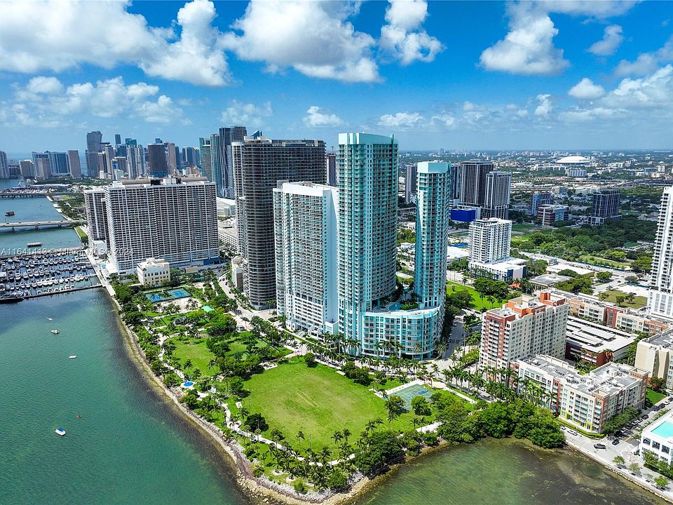 1st image of 1900 N Bayshore Dr APT 4412