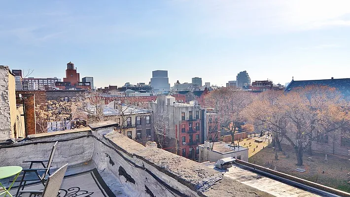 Rented by Park Property Advisors | media 1