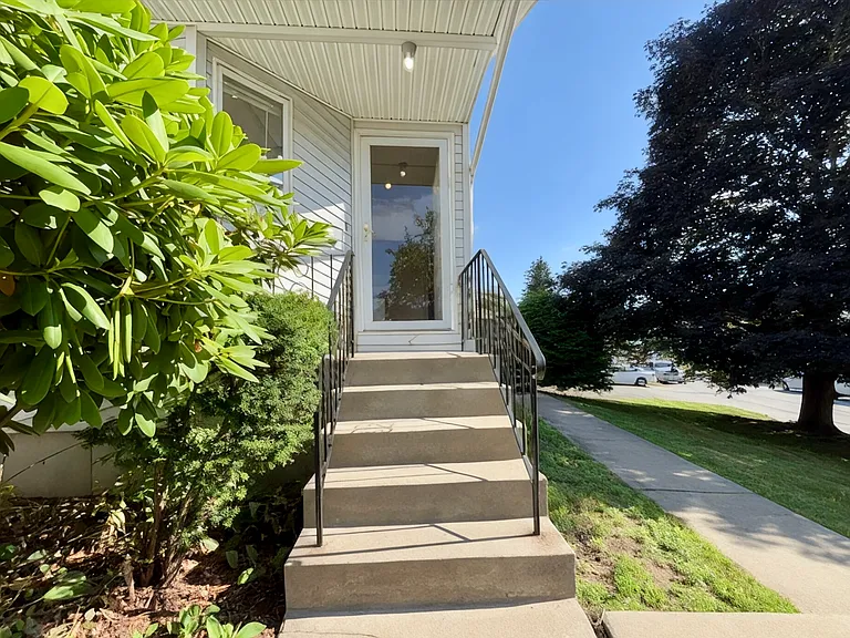 15 Burghardt St — Photo 15