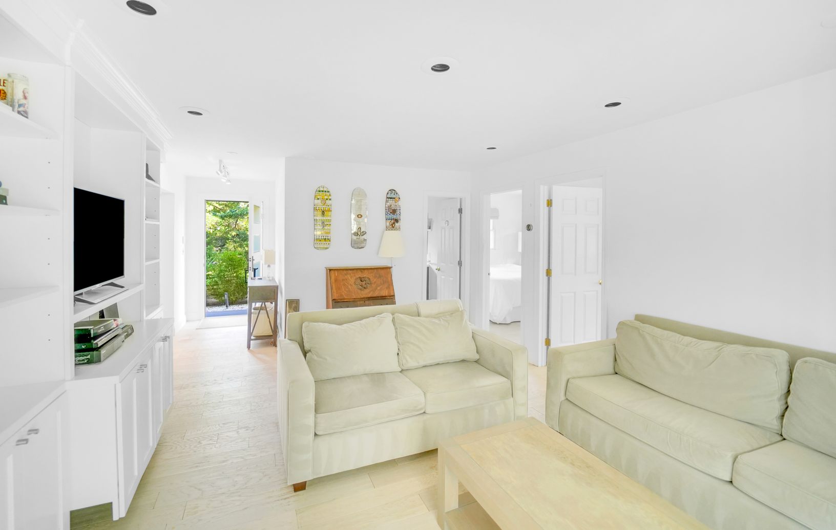  1st Floor Living Room 