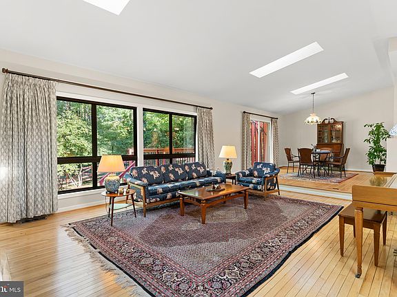 3rd image of 6806 Sprucedale Ct
