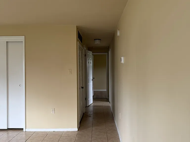 121 Woodgate Cir — Photo 8