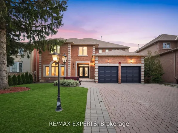 11 Horizon Ct, Richmond Hill, ON L4B 3G1