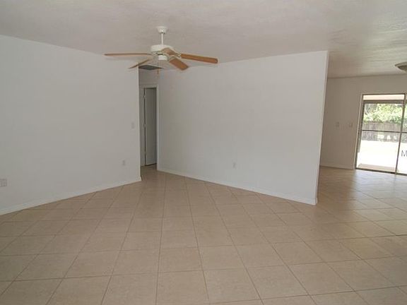 3rd image of 27085 N Twin Lakes Dr