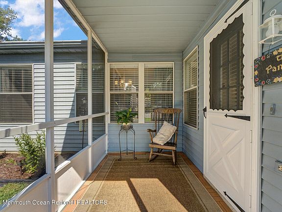 3rd image of 757 Liverpool Circle #B
