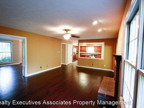 5th image of 601 Summit Lake Ct