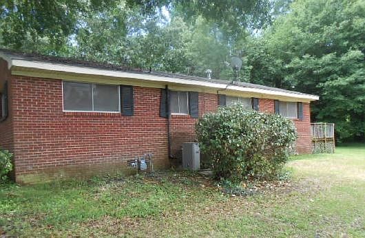 2nd image of 1909 Woodlawn Cir