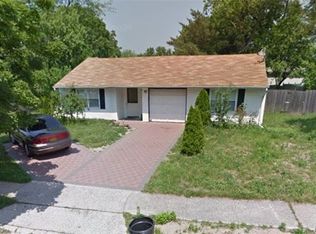 3 Monterey Ln, Centereach, NY 11720