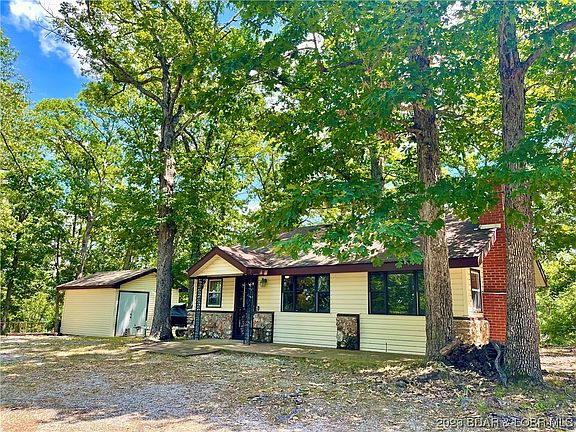 2nd image of 404 Glan Tai Dr