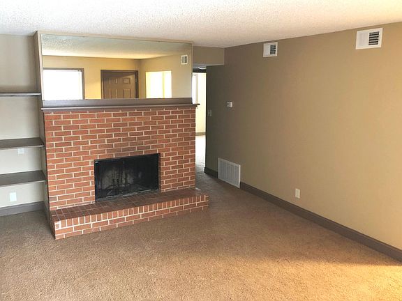 4th image of 1826 Knox St #8
