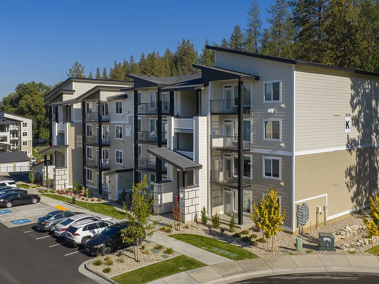 Black Iron Apartments — Photo 45
