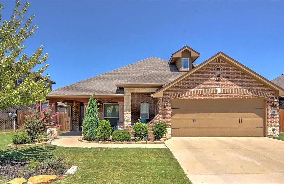 1st image of 1692 Laramie Ln