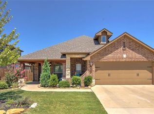 1692 Laramie Ln, Burleson, TX 76028