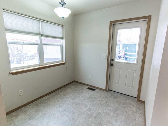 5th image of 2201 Railroad St W APT 111