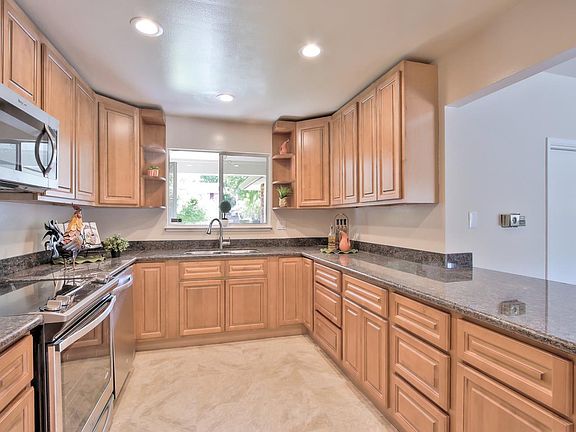 5th image of 5472 Woodhurst Ln