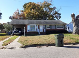 221 Dover Rd, Hampton, VA 23666