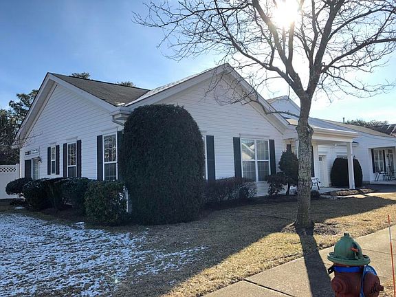 2nd image of 114 Silverlawns Dr #1000