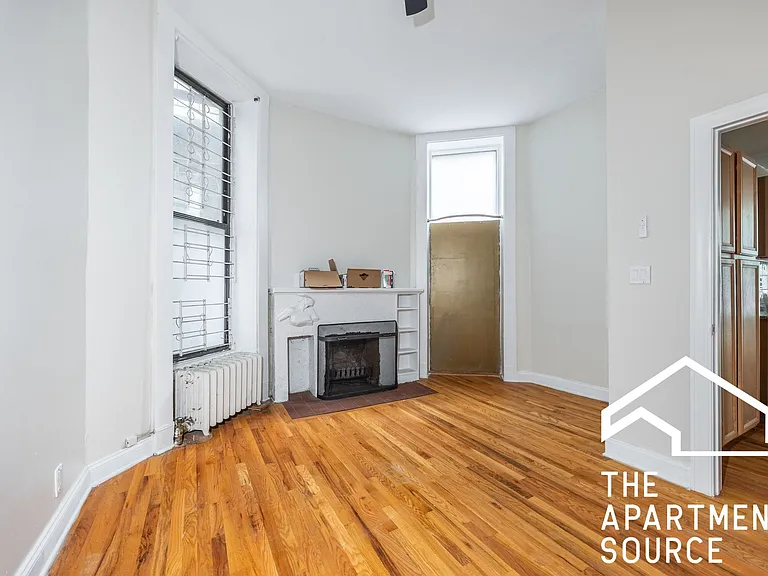 1015 N La Salle Dr #1F — Photo 3