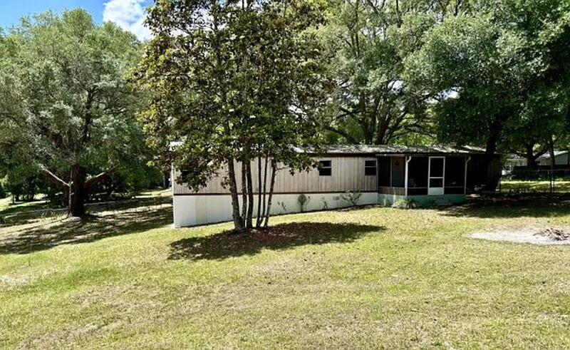 2 bed, 2.0 bath, 924 sqft, $1,595 — Photo 2