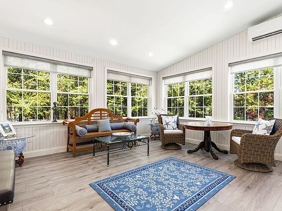 5th image of 14 Lancelot Ln