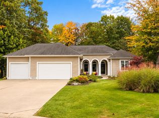 18008 Woodland Trl, Spring Lake, MI 49456