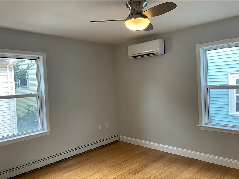 223 W 9th St — Photo 12