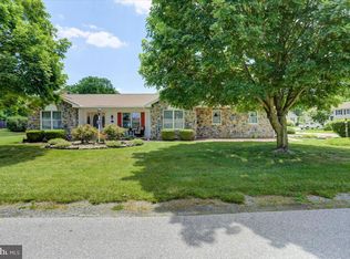 802 Tower Dr, Greencastle, PA 17225