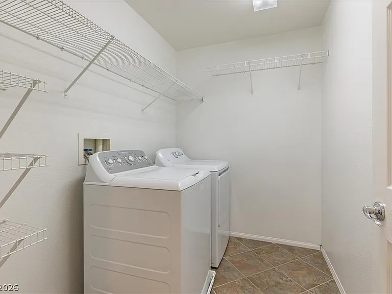 11204 Robin Park Ave — Photo 16